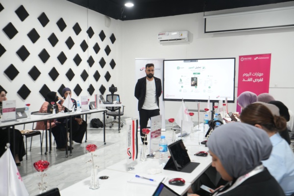 جلسة تدريبية من ورشة المهارات الرقمية والشمول المالي